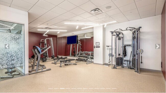 Building Photo - Great 2Br/2Bth apartment in great location on the water! Laundry in unit!