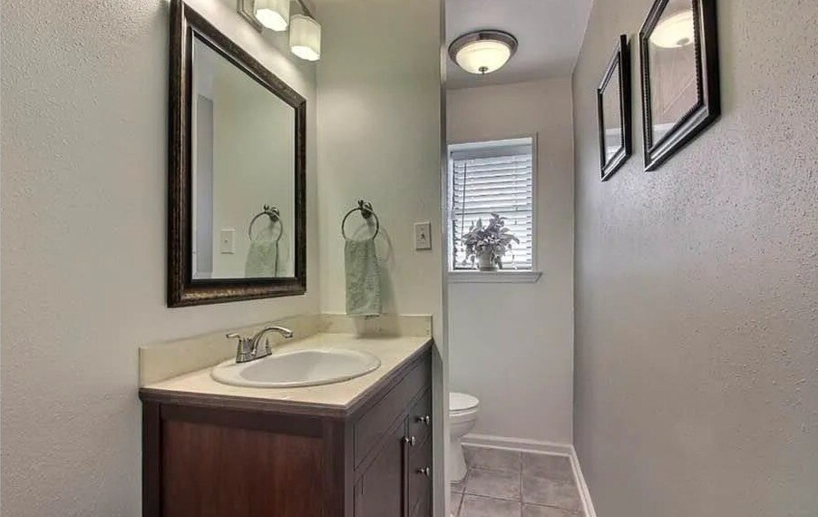 Building Photo - 8024 Picardy Ave