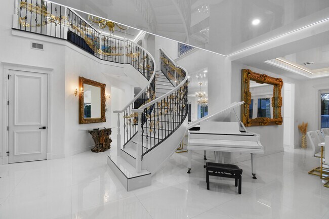 Building Photo - 377 Squire Dr