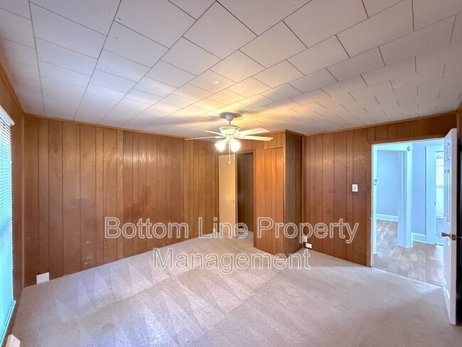 Building Photo - 629 Tuckaseege Rd