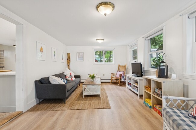 Building Photo - 111 Cottage Rd