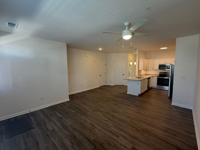 Building Photo - 2102 Emden Ln