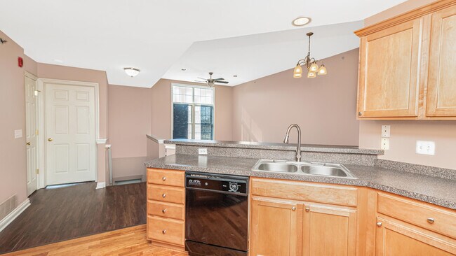 Building Photo - 45605 Graystone Ln