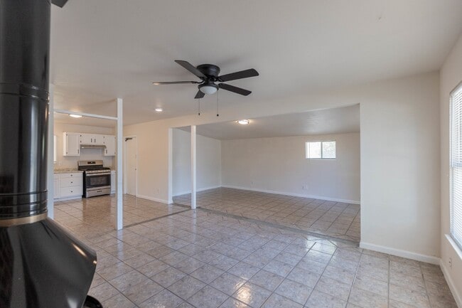 Building Photo - 1822 Arroya Vista Dr