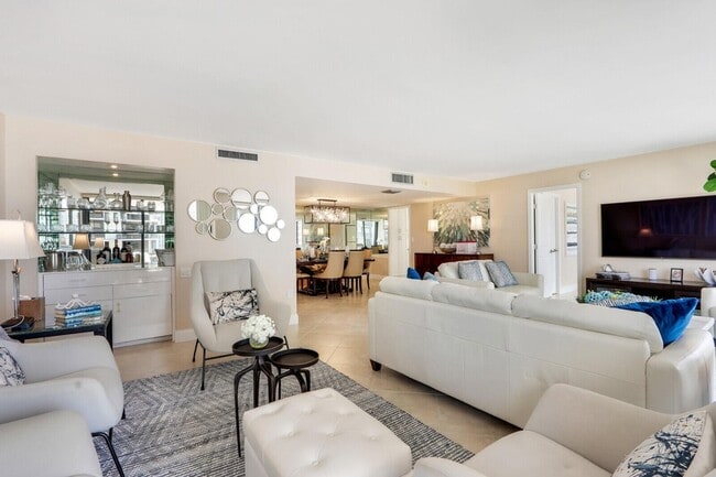 Building Photo - 4200 N Ocean Dr