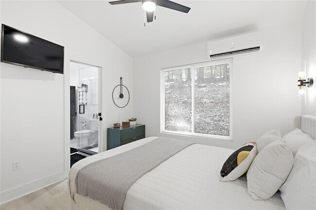 Building Photo - 3203 Navajo Cir
