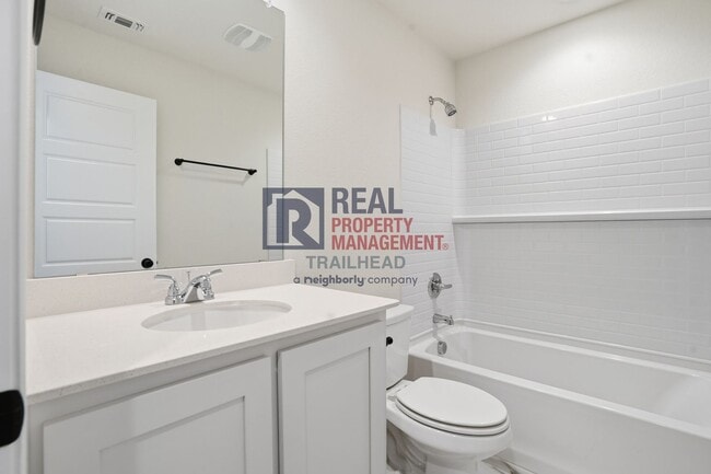 Building Photo - Inviting 3-Bedroom Home with Covered Patio