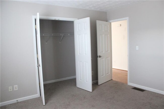 Building Photo - 3755 Fern Creek Dr