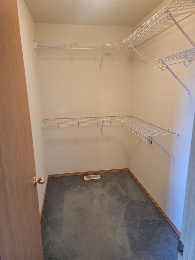 Building Photo - *MOVE IN SPECIAL * 1ST FULL MONTH FREE* 3 Bedroom Home North End Of Northwood - Great Location