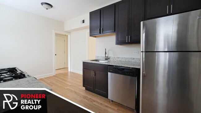 Building Photo - 4034 N Ashland Ave