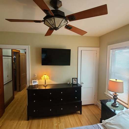 1st Bed - 528 19th Ave NE