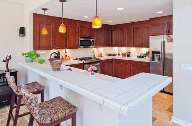 Building Photo - Large Carlsbad Townhouse, 2 Primary Bedroo...