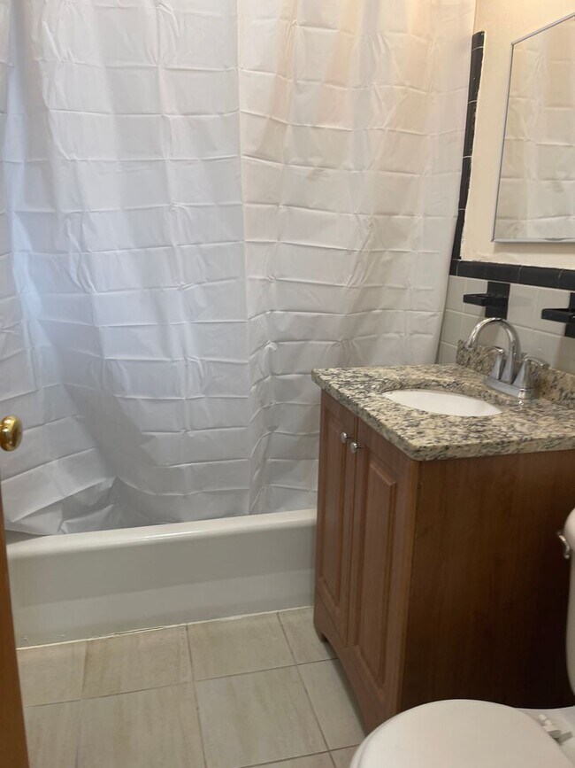 Building Photo - Free month COOLIDGE CORNER, Noce renovated 2 bed in small building,  Utilities INC, Pets Ok NO LEAD!