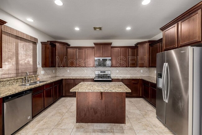 Building Photo - 2656 E Boston St