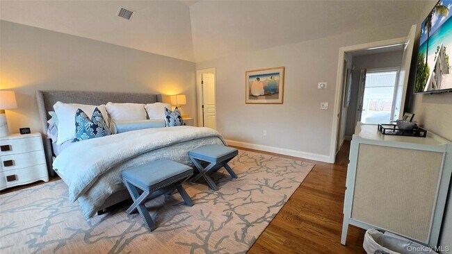 Building Photo - 13 Beach Land Ave