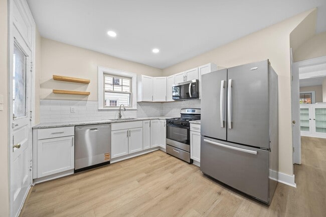 Building Photo - 263 Crestview Rd