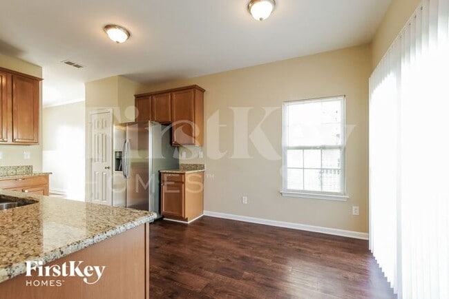 Building Photo - 1003 Break Maker Ln