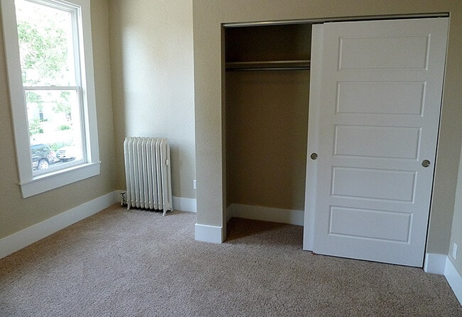Building Photo - Boutique Apartments