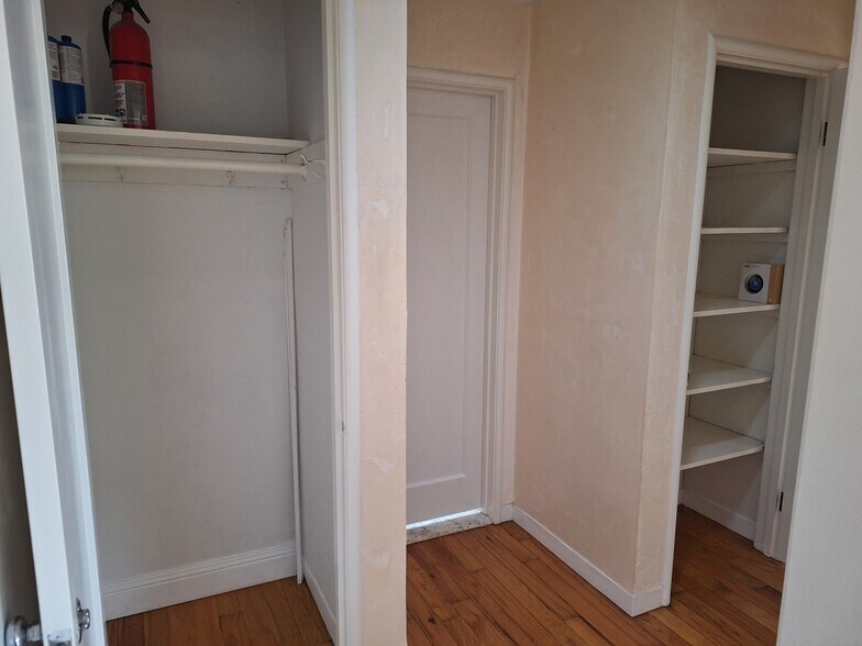 Building Photo - 633 Trevethan Ave