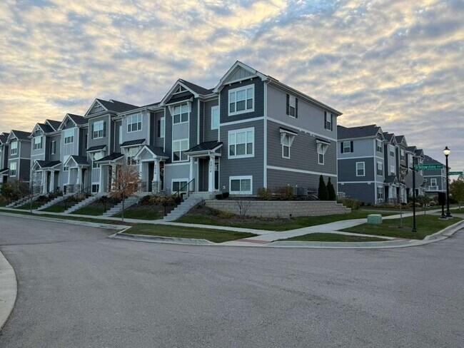 Building Photo - 2016 Yellowstone Blvd