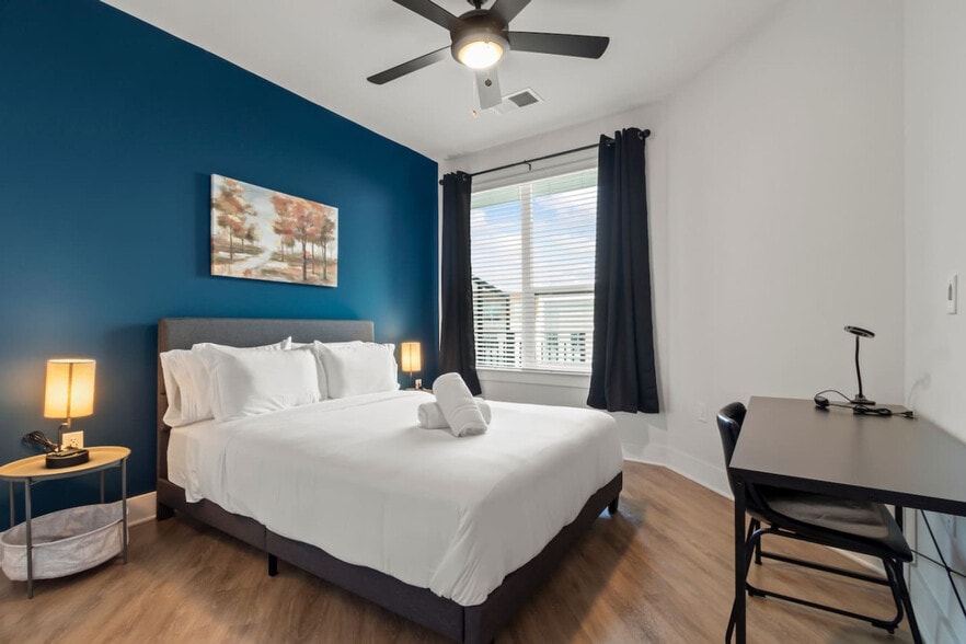 Building Photo - 2317 W Grace St