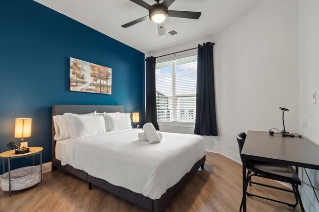 Building Photo - 2317 W Grace St