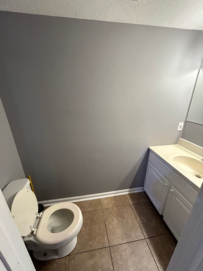 Building Photo - Apartment For Rent In Maplewood