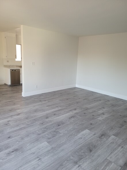 Unit #7 Living Room - 1410 Venice Blvd.