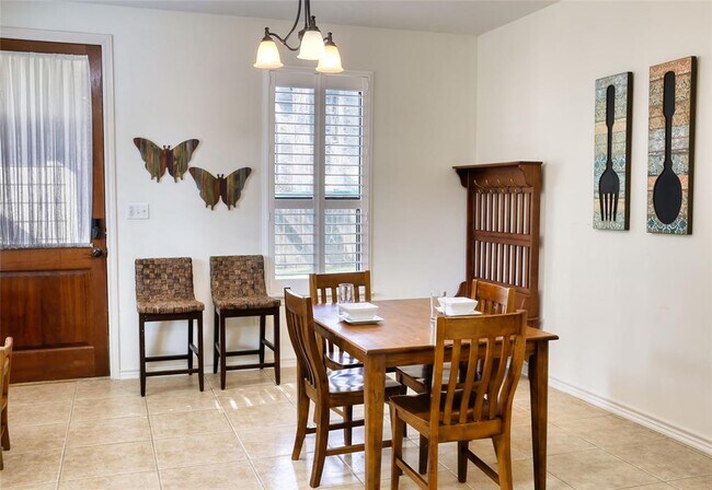 Building Photo - 6207 Ash Oak Dr