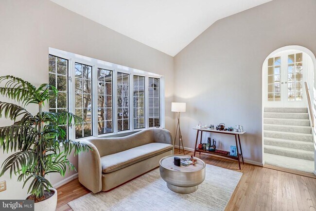 Building Photo - 9232 Forest Haven Dr