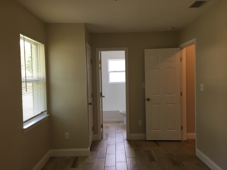 Building Photo - 136 N Audrey Cir NW