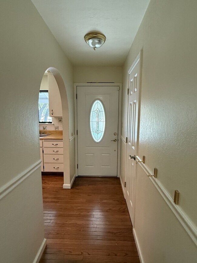 Building Photo - 4161 Helen Ln