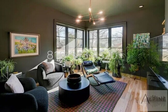 Building Photo - Fully Furnished Short or Mid Term Rental