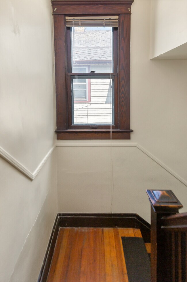 Building Photo - 123 Adams St