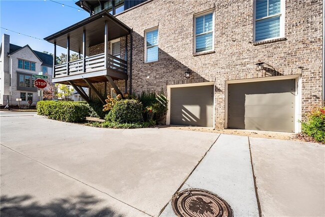 Building Photo - 2350 Melina Pl