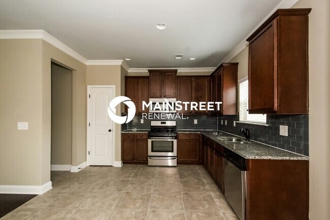 Building Photo - 3 Bedroom Pet-Friendly Home in Decatur, GA with Main Street Renewal