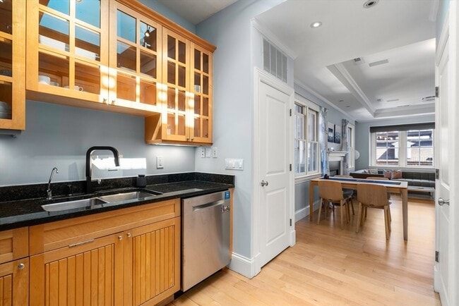 Building Photo - 17 Worcester Square