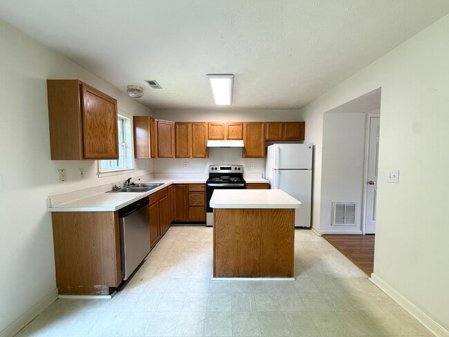 Building Photo - 2 Bed near VRE in Spotsylvania