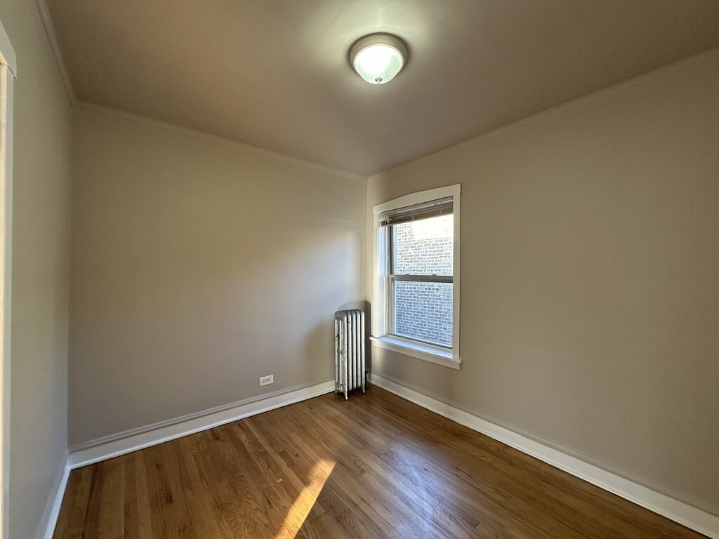 Building Photo - 4055 W Melrose St