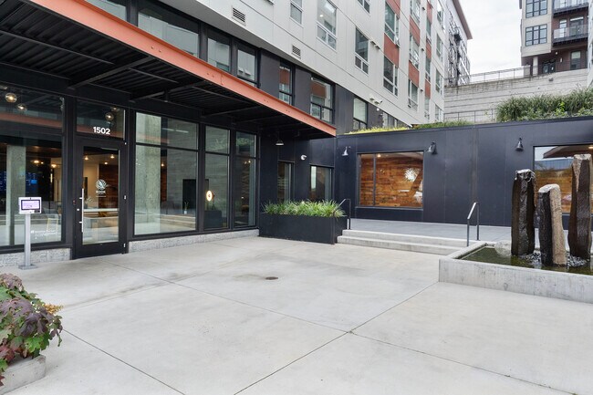 Building Photo - 1502 Fawcett Ave