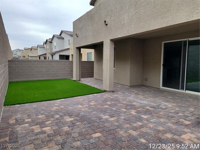 Building Photo - 2866 Gunnery Frg St