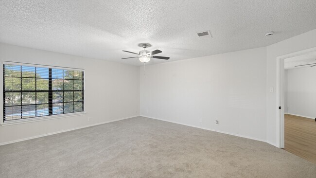 Building Photo - 1073 Stone Hollow