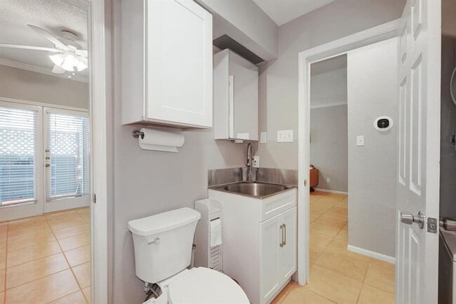 Building Photo - Heritage #108