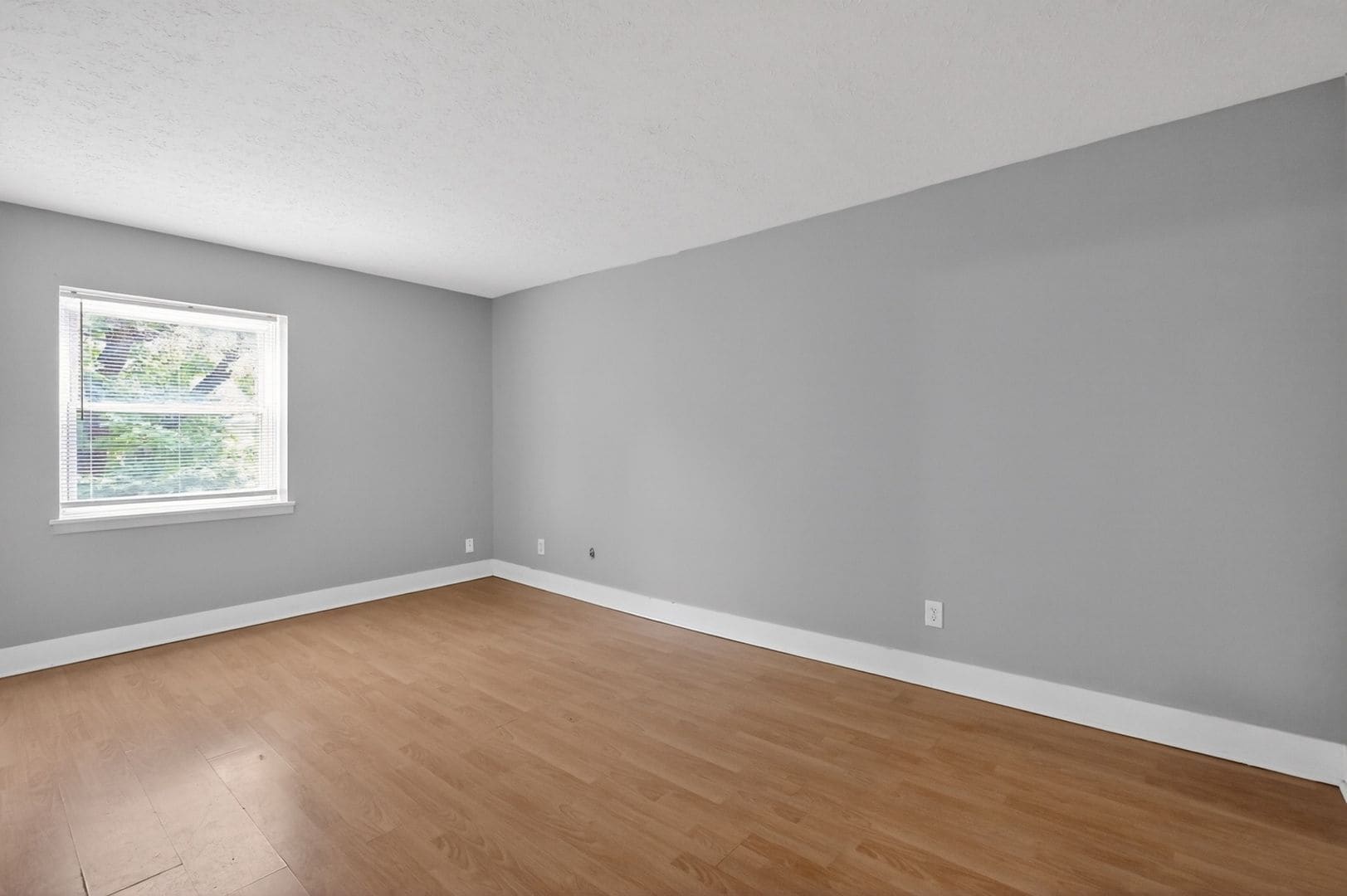 Building Photo - 726 Zorn Ave