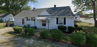 Building Photo - 1330 N Cole St