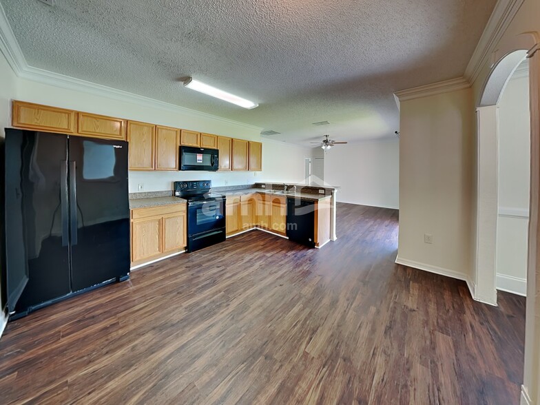 Building Photo - 306 Chiquita Ct