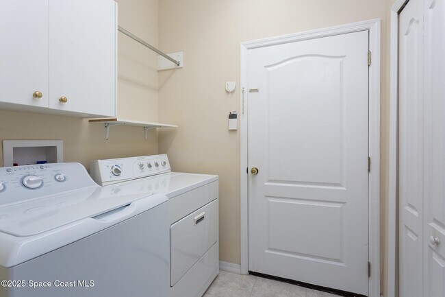 Building Photo - 2530 Camberly Cir