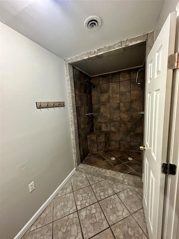 Building Photo - 1511 Greenbriar Ave