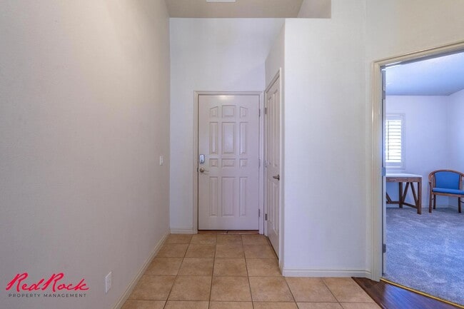 Building Photo - Partially Furnished 3 Bedroom Home with Co...