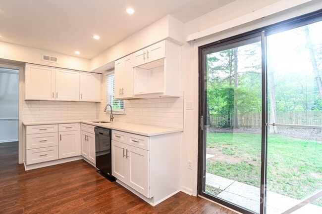 Building Photo - 8506 Ducksbill Dr